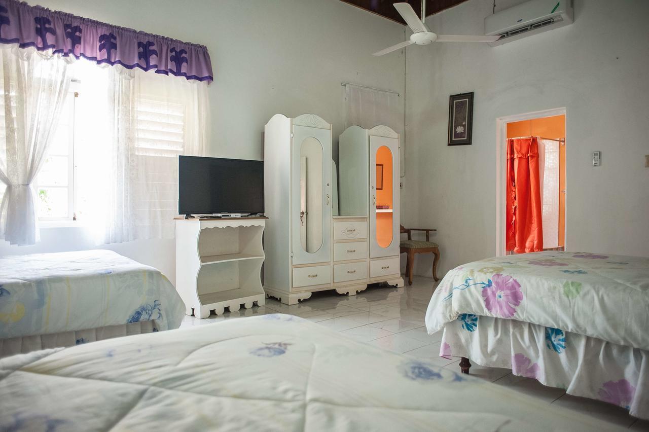 Diamond Villa Guest House Montego Bay Extérieur photo